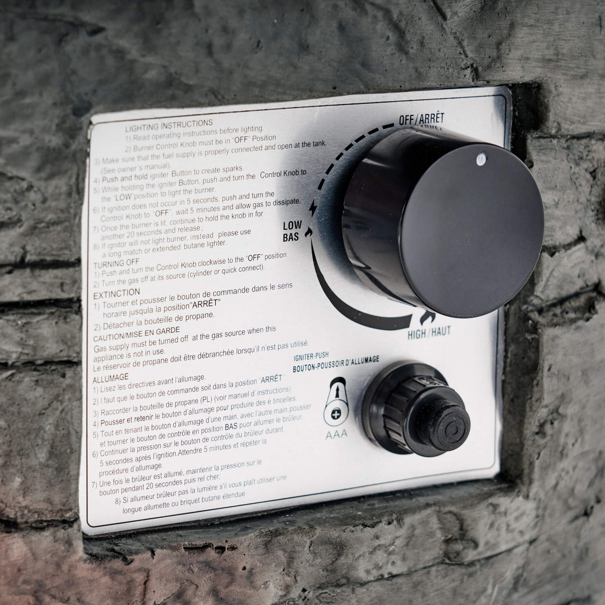 32" Transitional Outdoor Concrete Round Propane Fire Pit Table, Gray (SAK48268)