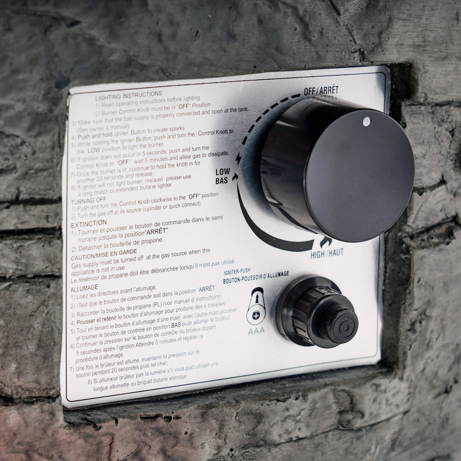 32" Transitional Outdoor Concrete Round Propane Fire Pit Table, Gray (SAK48268)