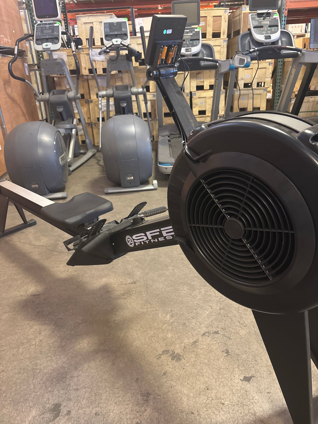 SFE Air Rowing Machine ELITE – Chain-Driven Rower with Performance Monitor, Foldable Design & Adjustable Features