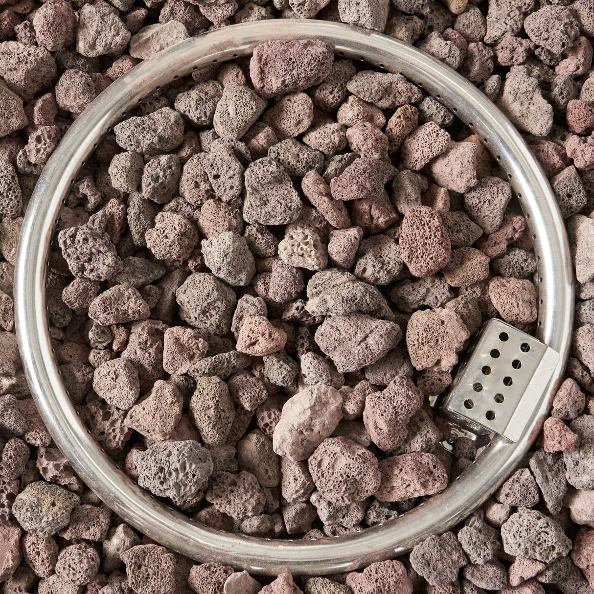 Modern 32" 40K BTU Round Iron Propane Fire Pit (SAK29102)